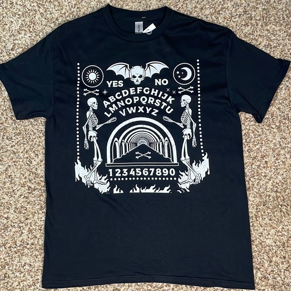 Skeleton Spirit Board Graphic Tee NWT - Picture 2 of 6